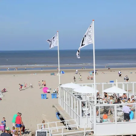 In Near The Apartment *